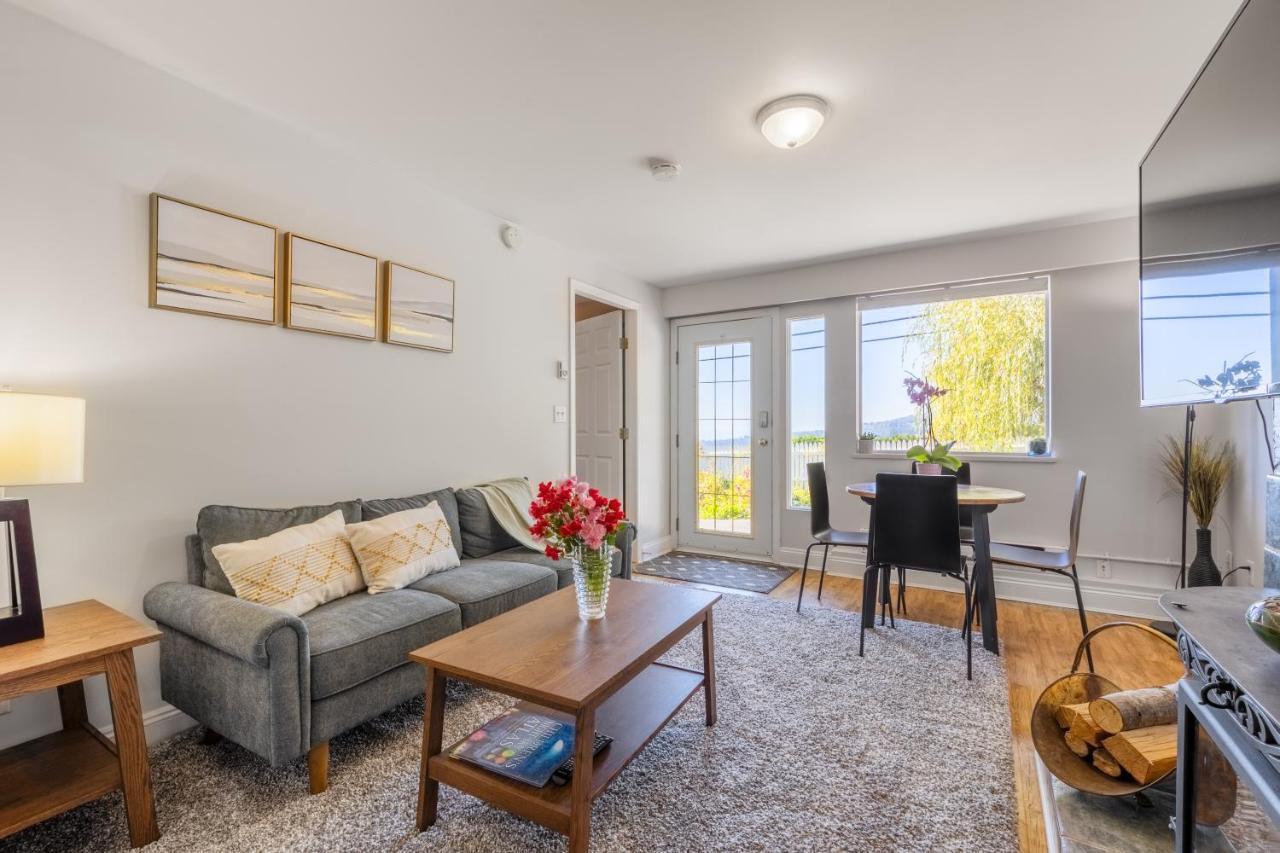 Two Bedroom With Amazing Ocean View Северный Ванкувер Экстерьер фото
